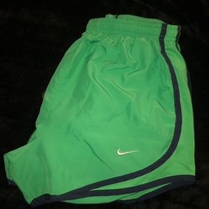 Nike women’s dry tempo shorts